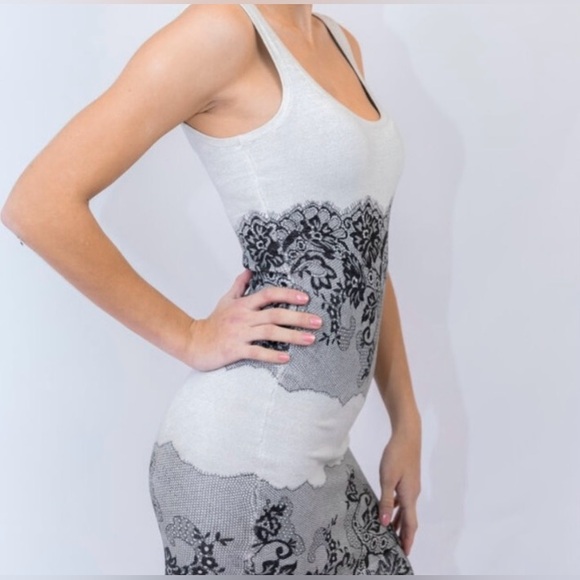 Guess by Marciano Elegant Black & White Patterned Dress. Size Small - Picture 4 of 5